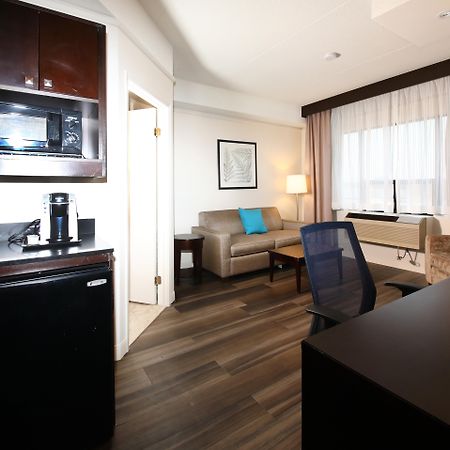 Holiday Inn Windsor - Ambassador Bridge By Ihg Exterior foto